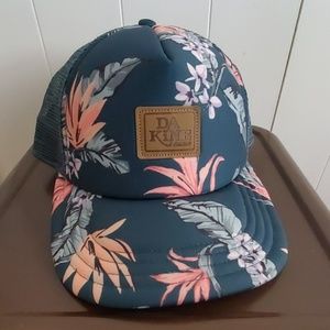 Dakine trucker hat
